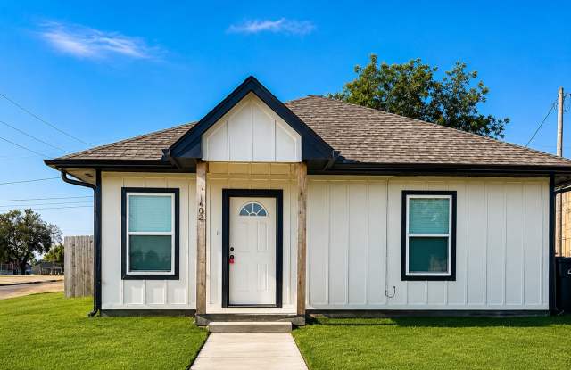 Beautiful 2-Bed, 2-Bath Home with Modern Finishes – Move-In Ready! photos photos