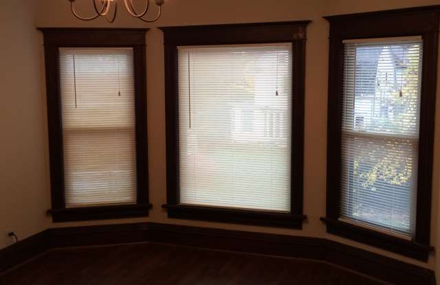 2042 Kinzie Ave (upper) - 2042 Kinzie Avenue, Racine, WI 53405