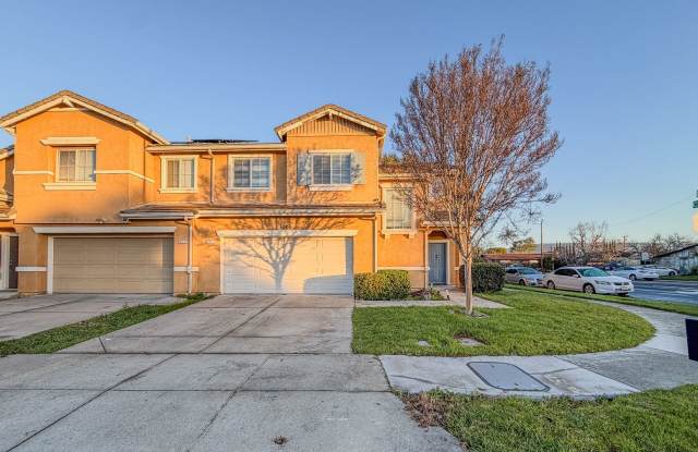 Fantastic. Three bedroom in Gilroy. Corner Lot - 201 Ronan Avenue, Gilroy, CA 95020