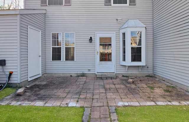 Newly Renovated End Unit Townhome Along Wooded Yard, Ample Parking, Large Kitchen, New Flooring, Painting and More! - 3870 Gateview Place, Waldorf, MD 20602