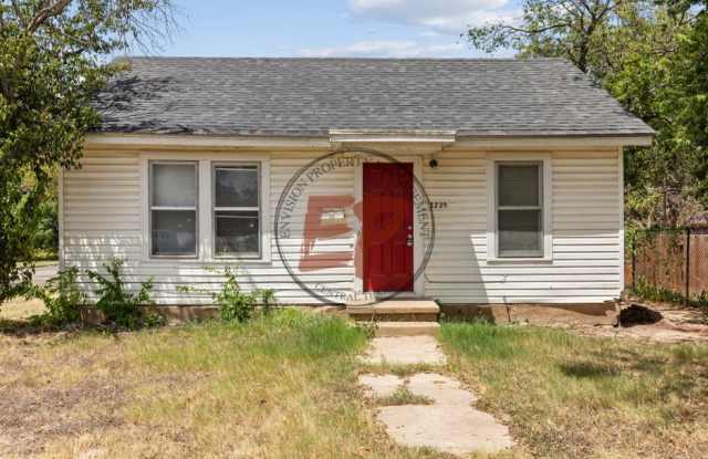 2225 Trice Avenue photos photos