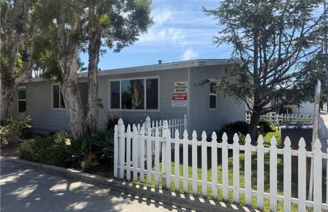 2212 Placentia Avenue photos photos