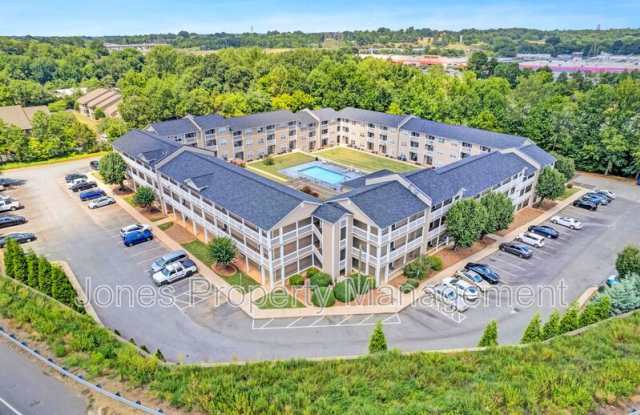 305 U Country Club Drive NE photos photos