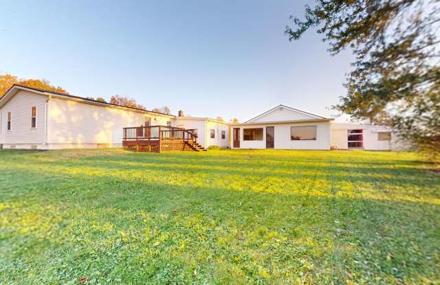 South Central ranch with large garage Gallery 3