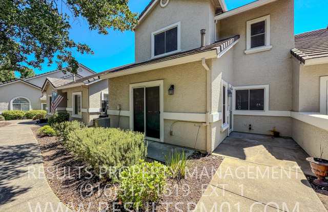 Lovely well cared for condo photos photos