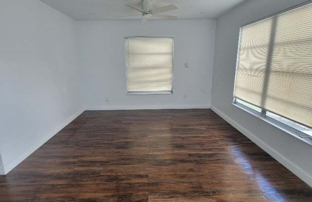59 Hamlin Court Gallery 4