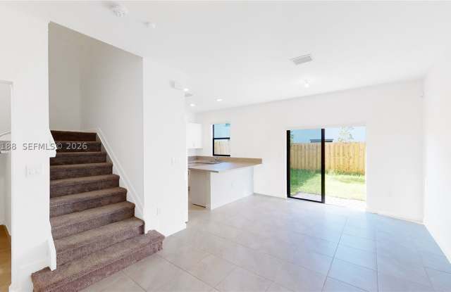 11815 SW 246 TER Gallery 4