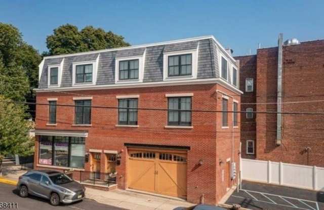 368 Paterson Ave Gallery 2