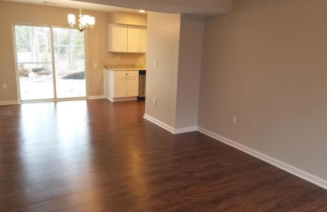 2525 Robinson Place - 1 Gallery 4