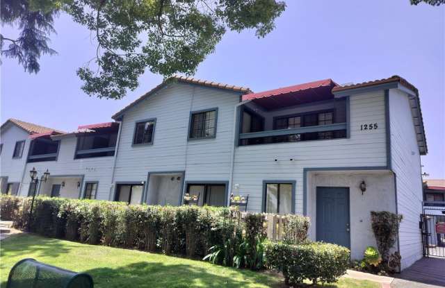 1255 N Los Robles Avenue - 1255 North Los Robles Avenue, Pasadena, CA 91104