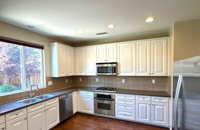 545 Terracina Way Gallery 4