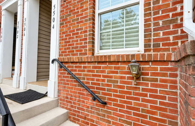 Spacious Suitland Townhome with Garage, Balcony & Primary Suite! Gallery 3