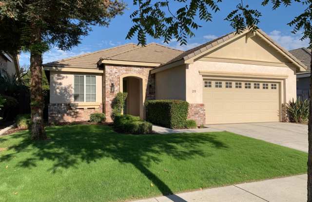 Brighton Place - 218 Bloomfield Dr- Ready for Immediate Move In! $2250 Rent - 218 Bloomfield Drive, Bakersfield, CA 93312