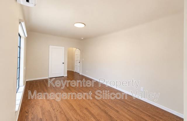 222 N 3rd St Gallery 4