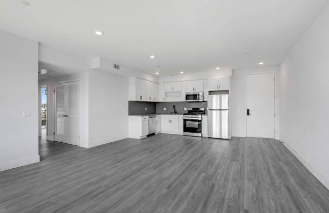 Vanowen48 photos photos