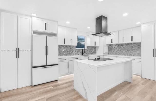 216 NE 160th Street, Miami, FL 33162 photos photos