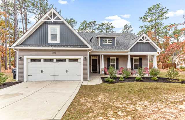 Southern Pines Gem! Pool and fenced backyard! photos photos