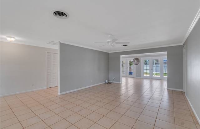 525 Iris Lane Gallery 2
