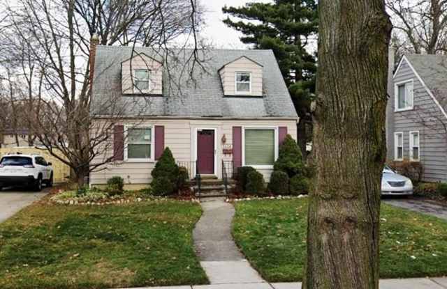 1124 ROYAL Avenue photos photos