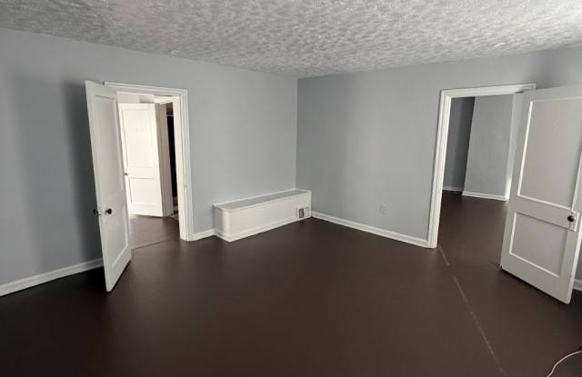 502 Harrison Street - Upstairs Gallery 3