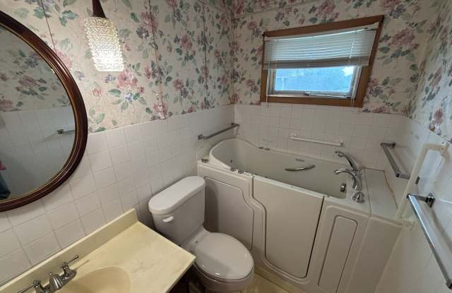 $1450 - 2 Bed 1 Bath Home photos photos
