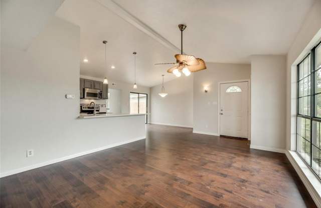 611 Stonehenge Drive Gallery 3
