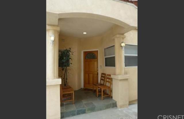 19045 Gault Street Gallery 2