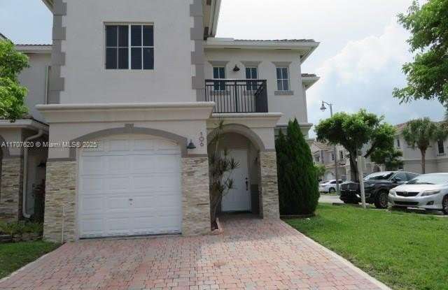 8351 SW 124th Ave - 8351 Southwest 124th Avenue, Kendale Lakes, FL 33183