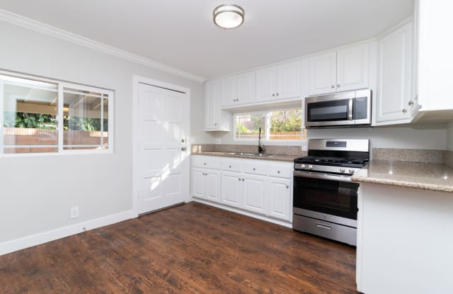 4532 East Circulo Way - B - 4532 East Circulo Way, Orange, CA 92869