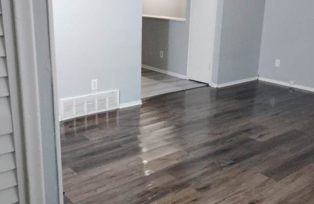5914 Cloverlawn Drive Gallery 4
