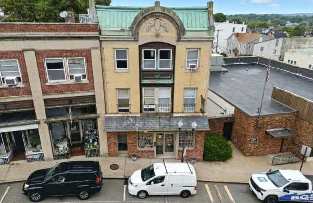 409 Main St Gallery 4