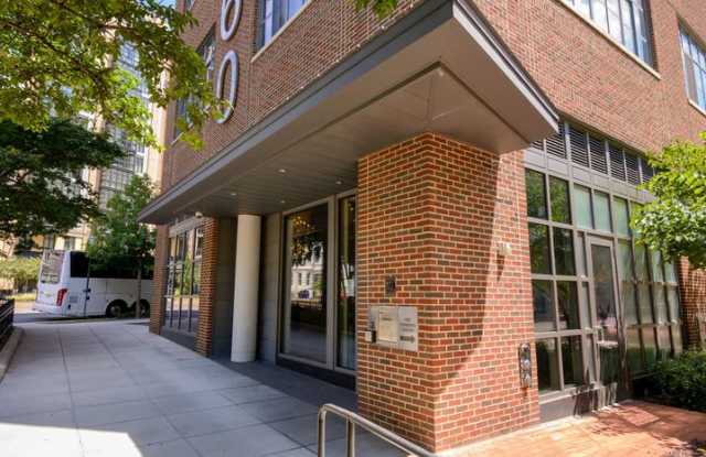 Professionally Managed High End // 1 Bedroom 1 Bathroom in Amenity Rich Condo // Mt. Vernon Square - 460 New York Avenue Northeast, Washington, DC 20002