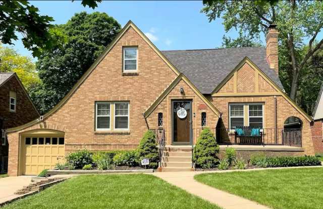 Omaha Country Club Bungalow! photos photos