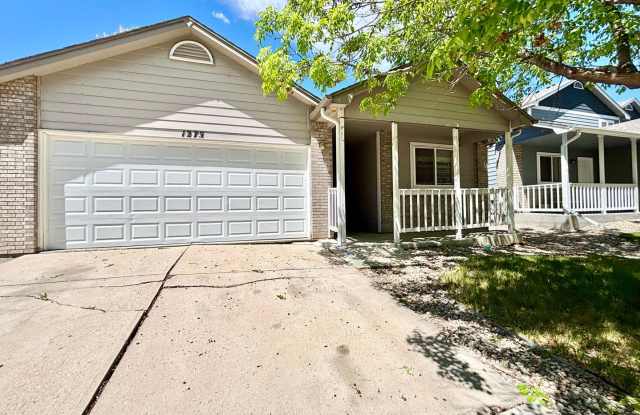 Beautiful Duplex with Attached Garage and Fenced Backyard! photos photos