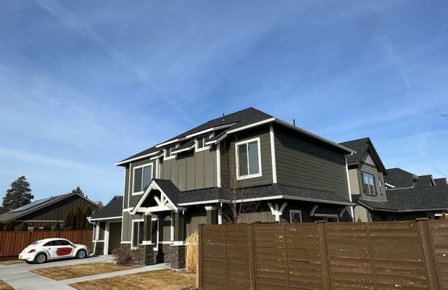 *Beautiful Stone Creek Home | Open Layout, RV Parking  Private Pool Access* - 20564 Rolen Avenue, Bend, OR 97702