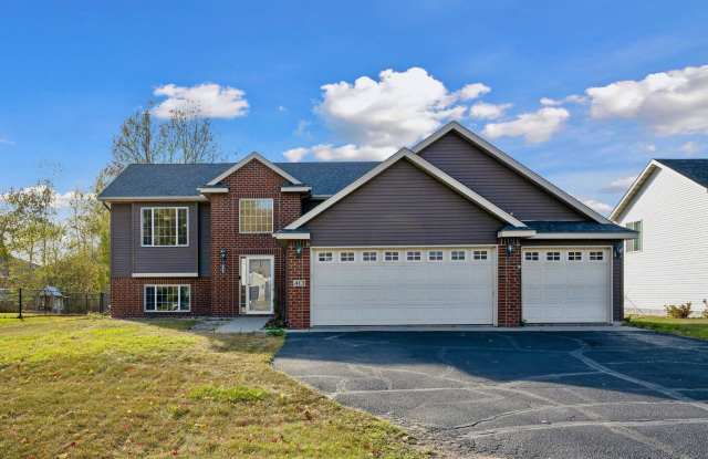 Charming 5-Bedroom Split-Level Home in Sartell’s Wildwood Estates - 413 13th Avenue North, Sartell, MN 56377