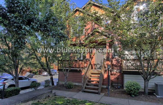 3 Bed 2.5 Baths Townhome near Nike in Beaverton Gallery 1