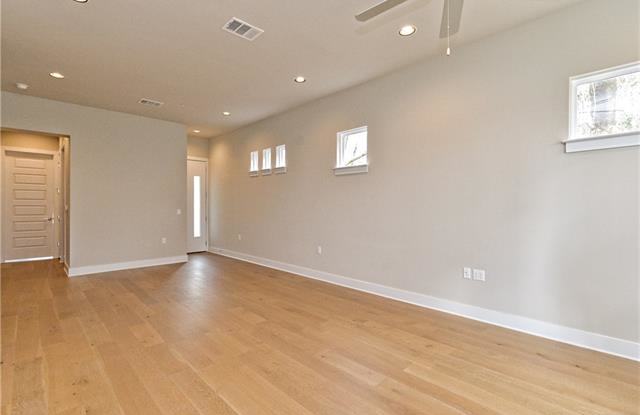 3108 E 51st ST Gallery 4