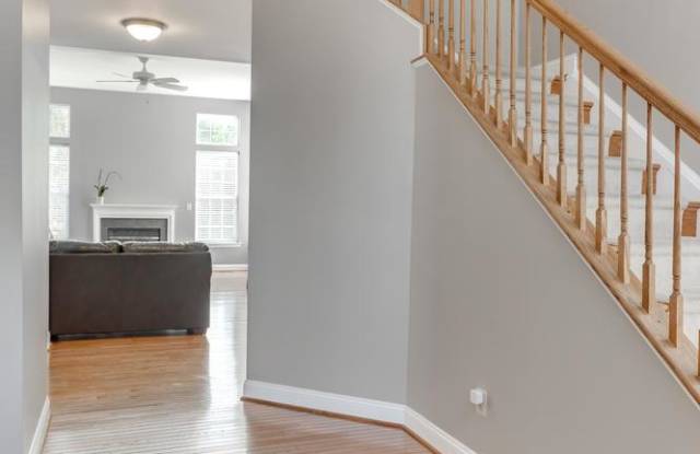 711 SEATON COURT SE Gallery 2