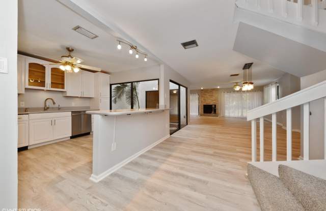 6696 Canary Palm Circle Gallery 2