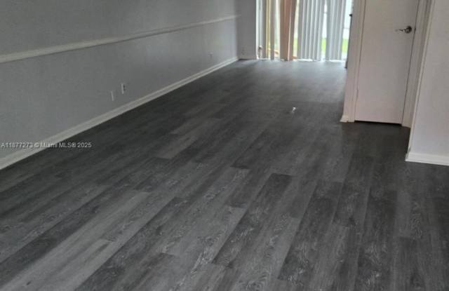 5221 NW 27th St photos photos