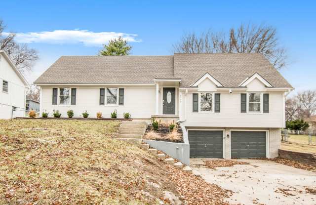 Modern Split level 4 bedroom 3 bath, renovated and bright! A must see! photos photos