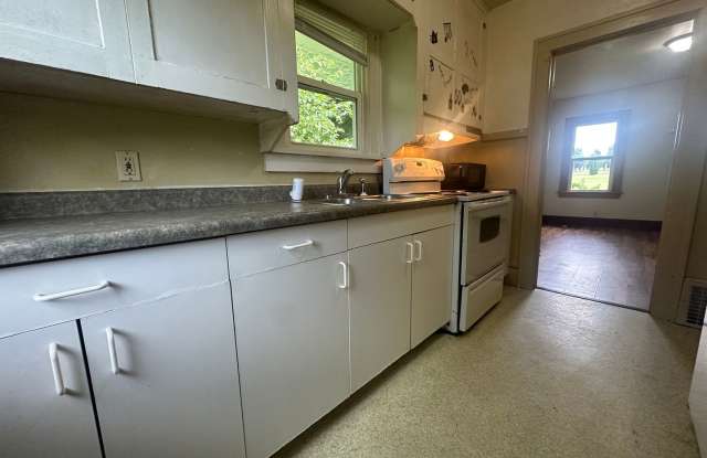2 bed, 1 bath home for rent in Waterloo photos photos
