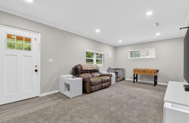Gorgeous renovated home! Gallery 3