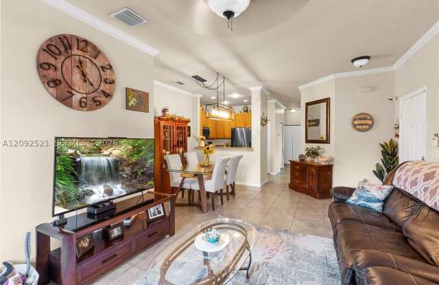 9052 Plymouth Pl Gallery 4