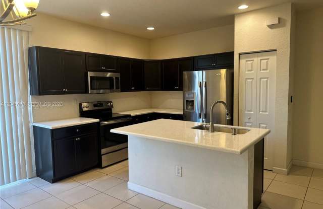 3797 NE 2nd Street, Homestead, FL 33033 - 8000 photos photos