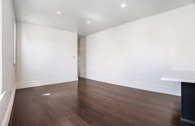 1418 Broadway #B - 2 bedroom | 1 bath | Upper unit Gallery 2