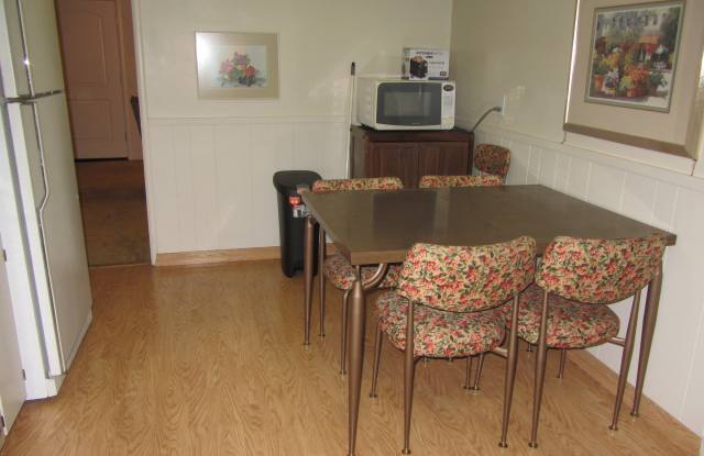 1220 West Mendocino Avenue Gallery 3