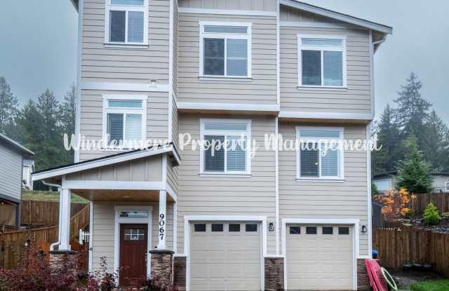 Stunning and Spacious 4-Bedroom in CK area - 9067 Triumph Ave NE, Kitsap County, WA 98311