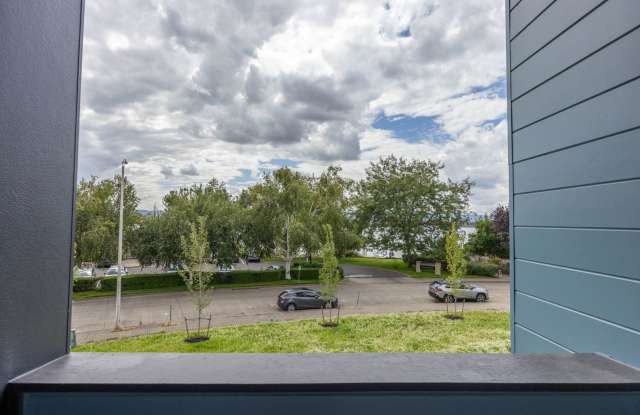 Riverside Townhomes - Waterfront Living in Vancouver - Free Month! Gallery 4